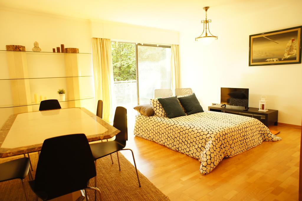 Appartement Modern Near The Bridge