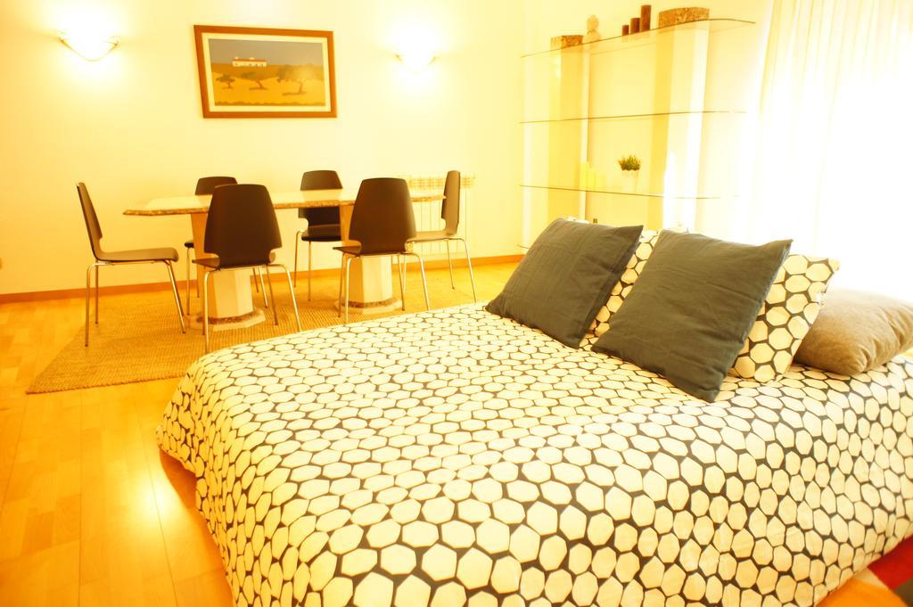 Appartement Modern Near The Bridge